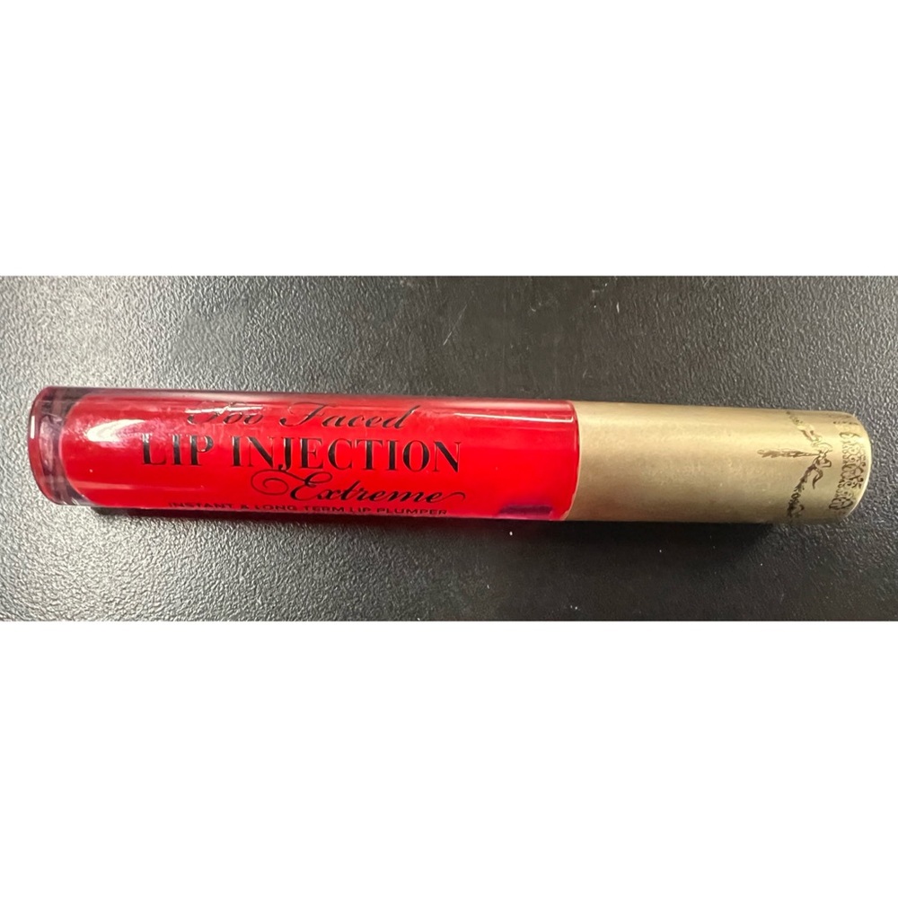 Too Faced Lip Injection Extreme in Strawberry Kiss
